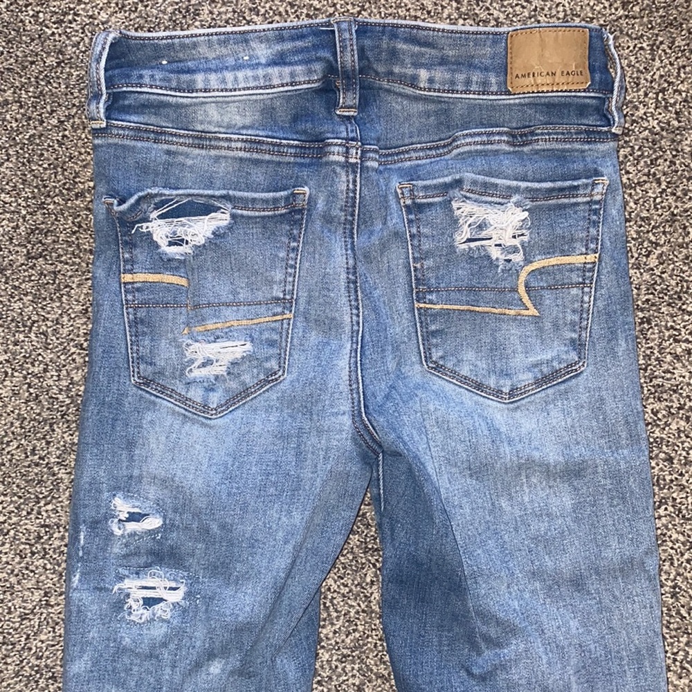 Like new distressed hi-rise jeggings - Picture 9 of 9
